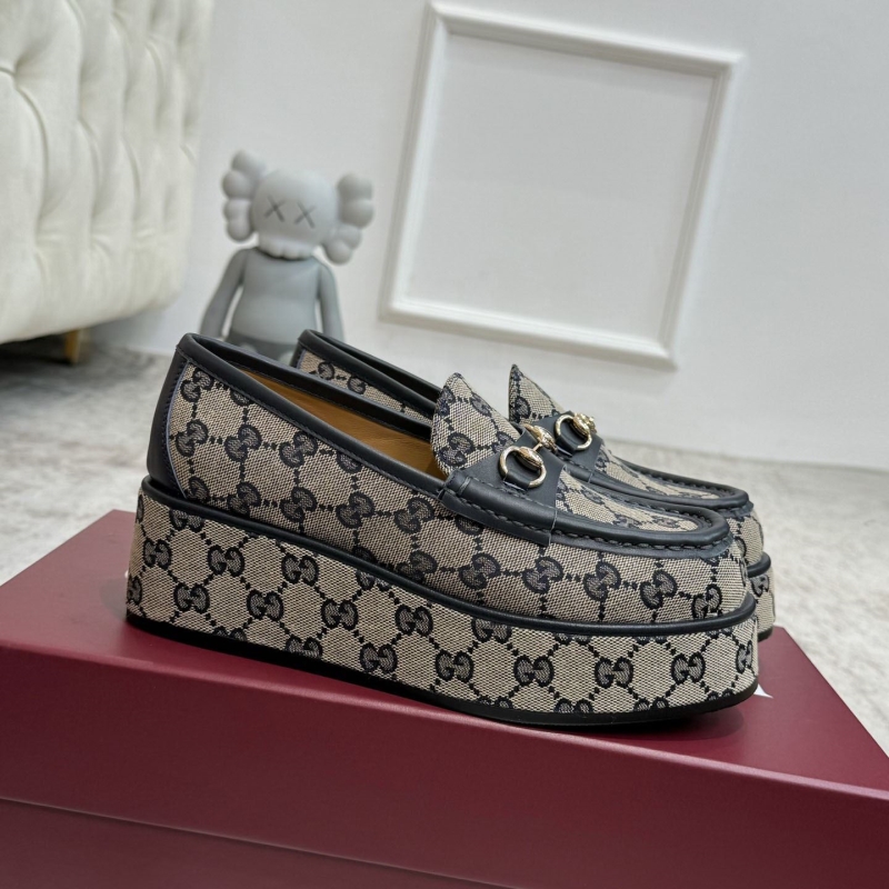 G*u*i leather shoes